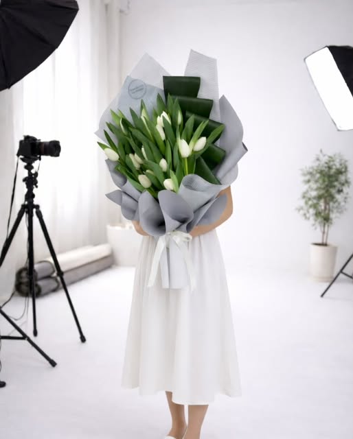Bouquet of white tulips